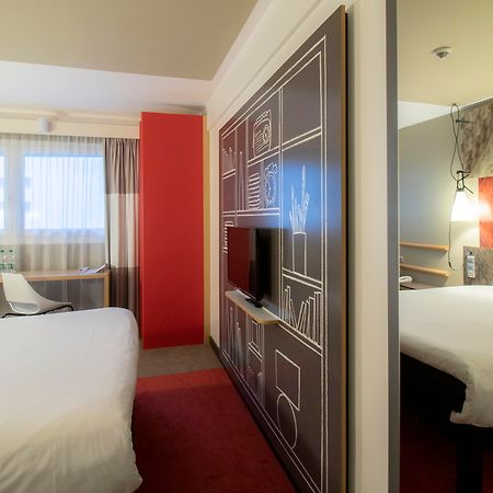 Ibis Warszawa Centrum Esterno foto