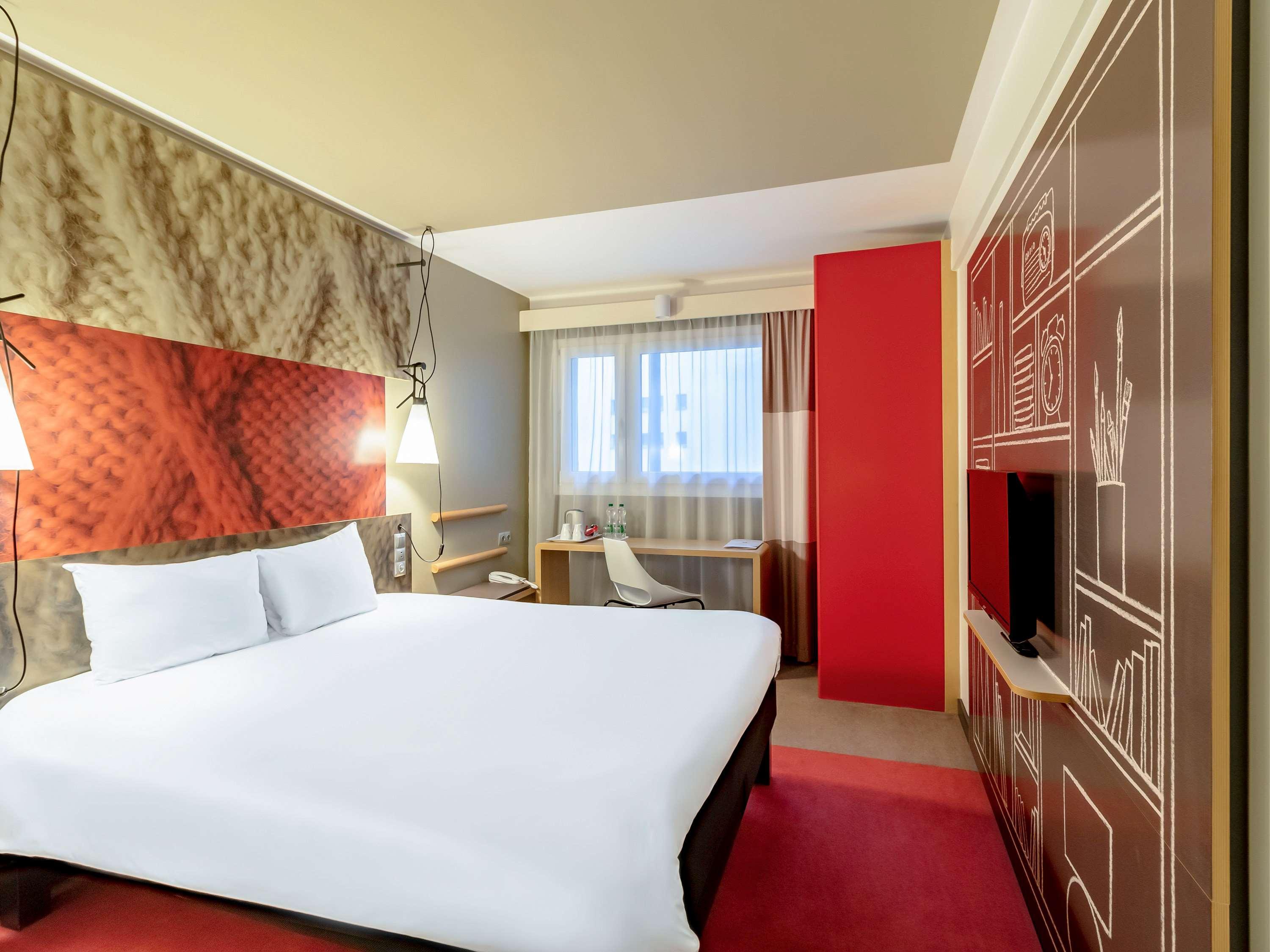 Ibis Warszawa Centrum Esterno foto