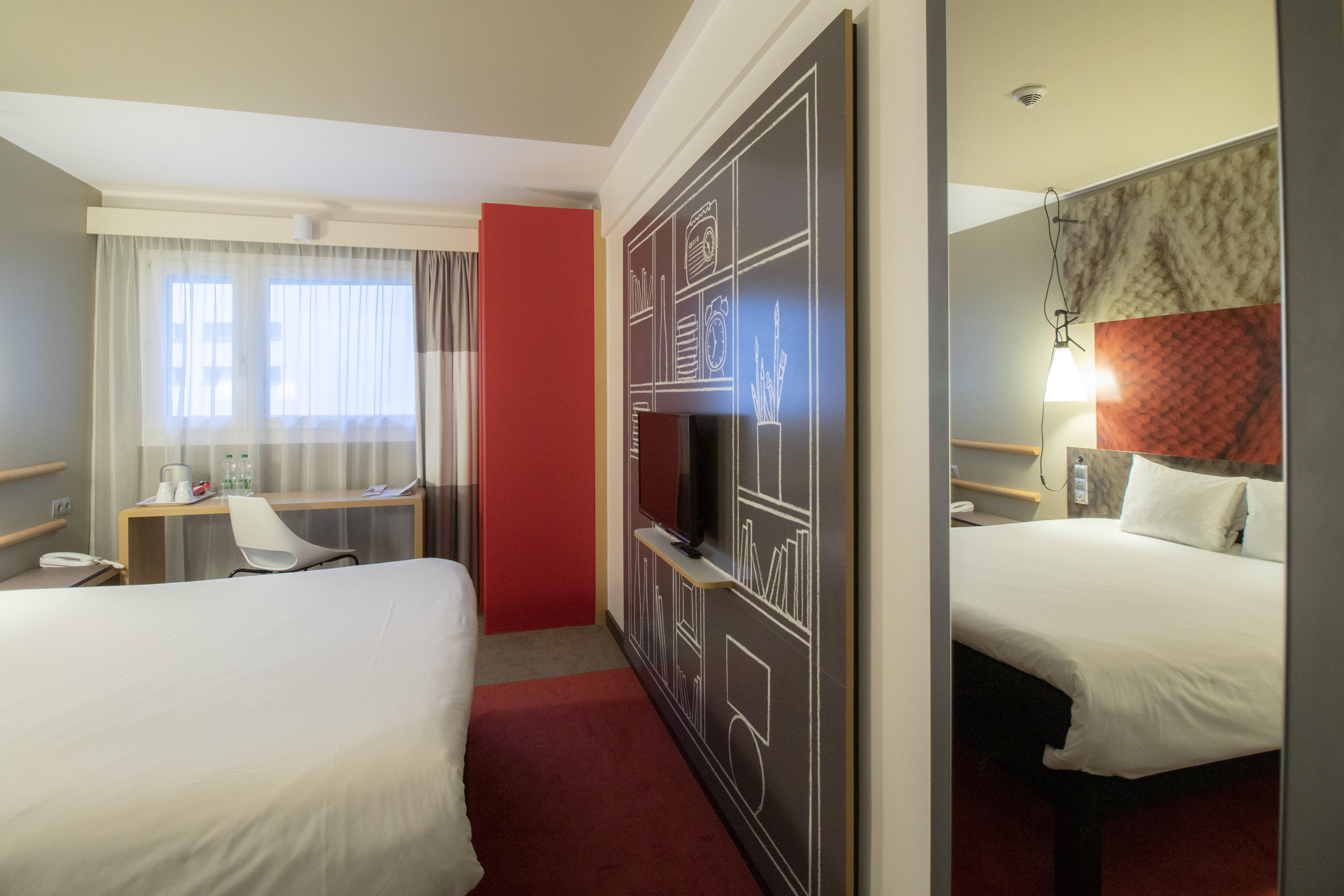 Ibis Warszawa Centrum Esterno foto