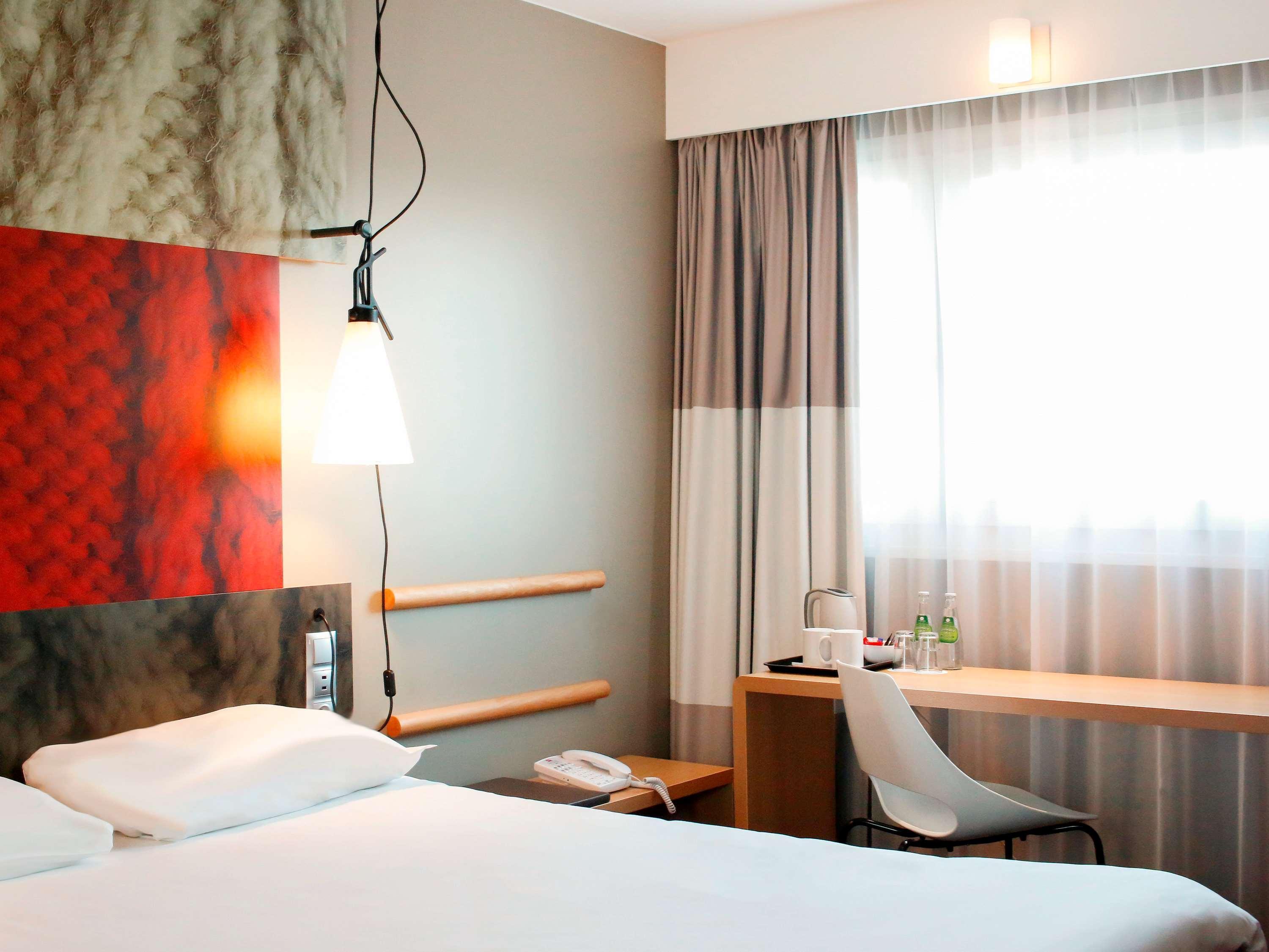 Ibis Warszawa Centrum Esterno foto