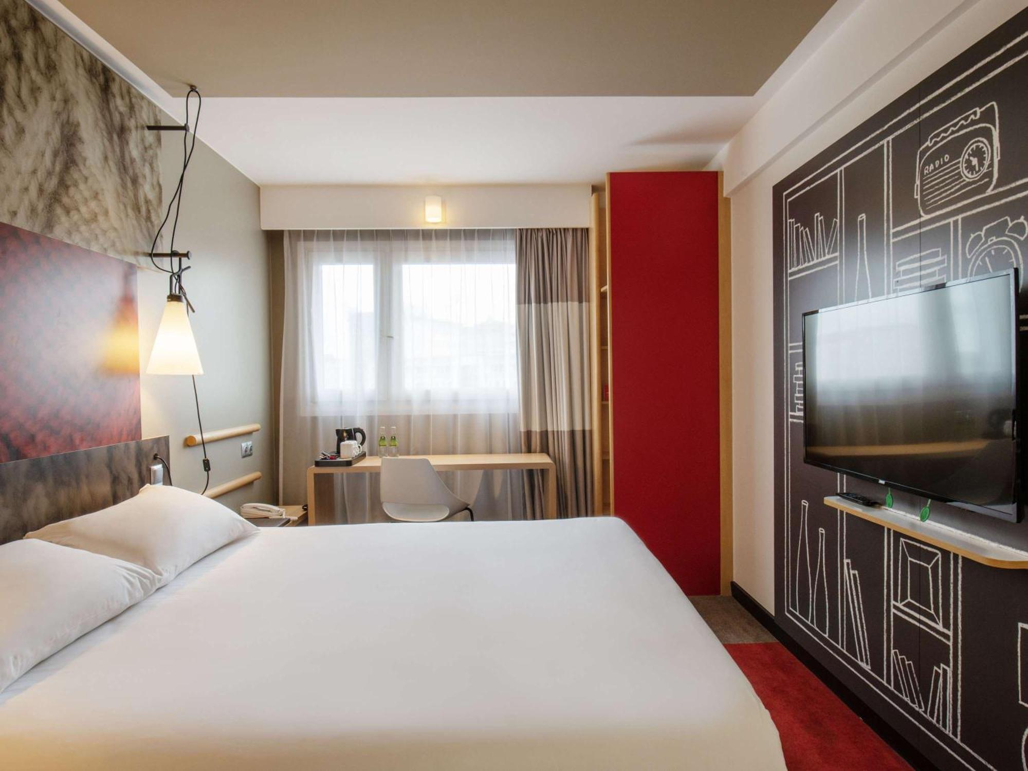 Ibis Warszawa Centrum Esterno foto